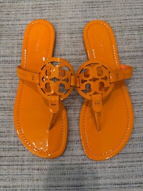 Tory Burch Patent Leather Miller Orange  Women's Thong Sandals Sz 8